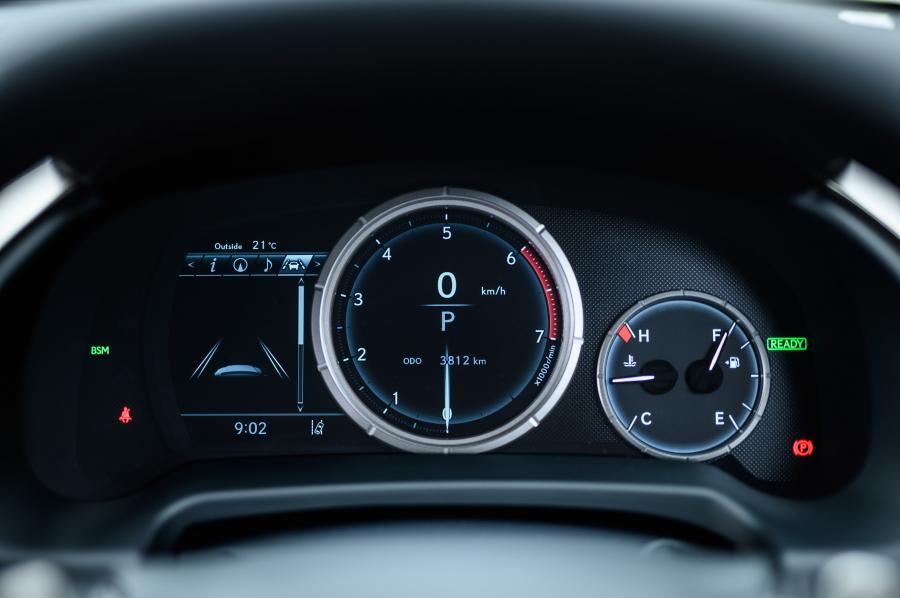 Панель приборов Lexus RX450h 2019 года  (JP) (фото 18 из 26)